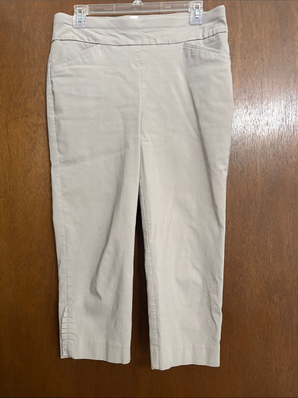 Chico's Cream Cropped Ankle Pants